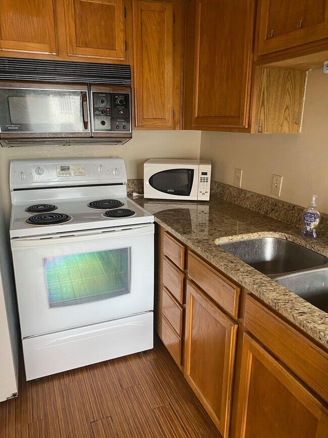 Building Photo - Sunchase 209 N/M