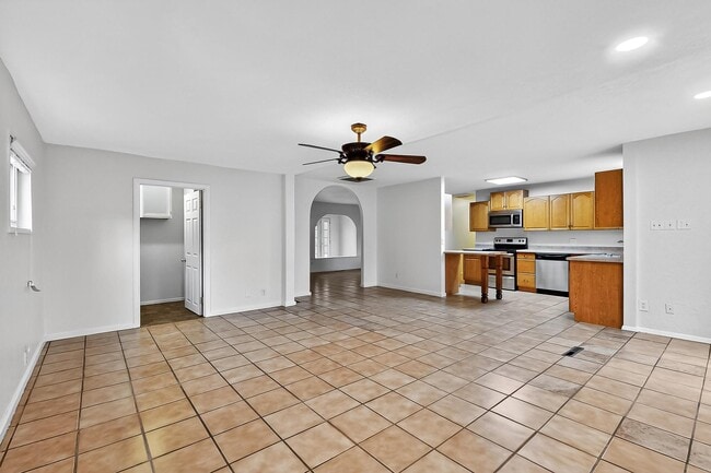 Building Photo - 4109 Comanche Rd NE