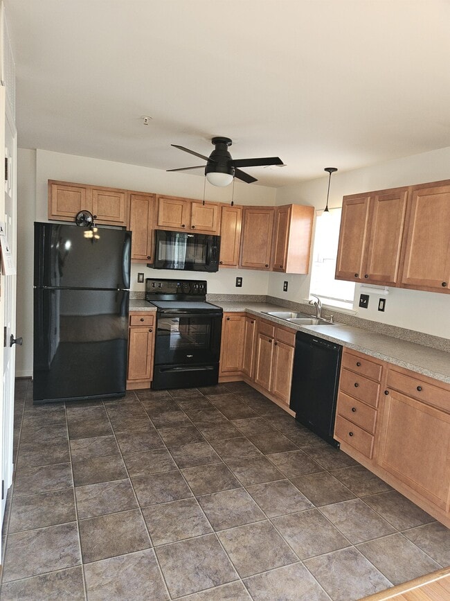 Building Photo - 201 Stull Ct