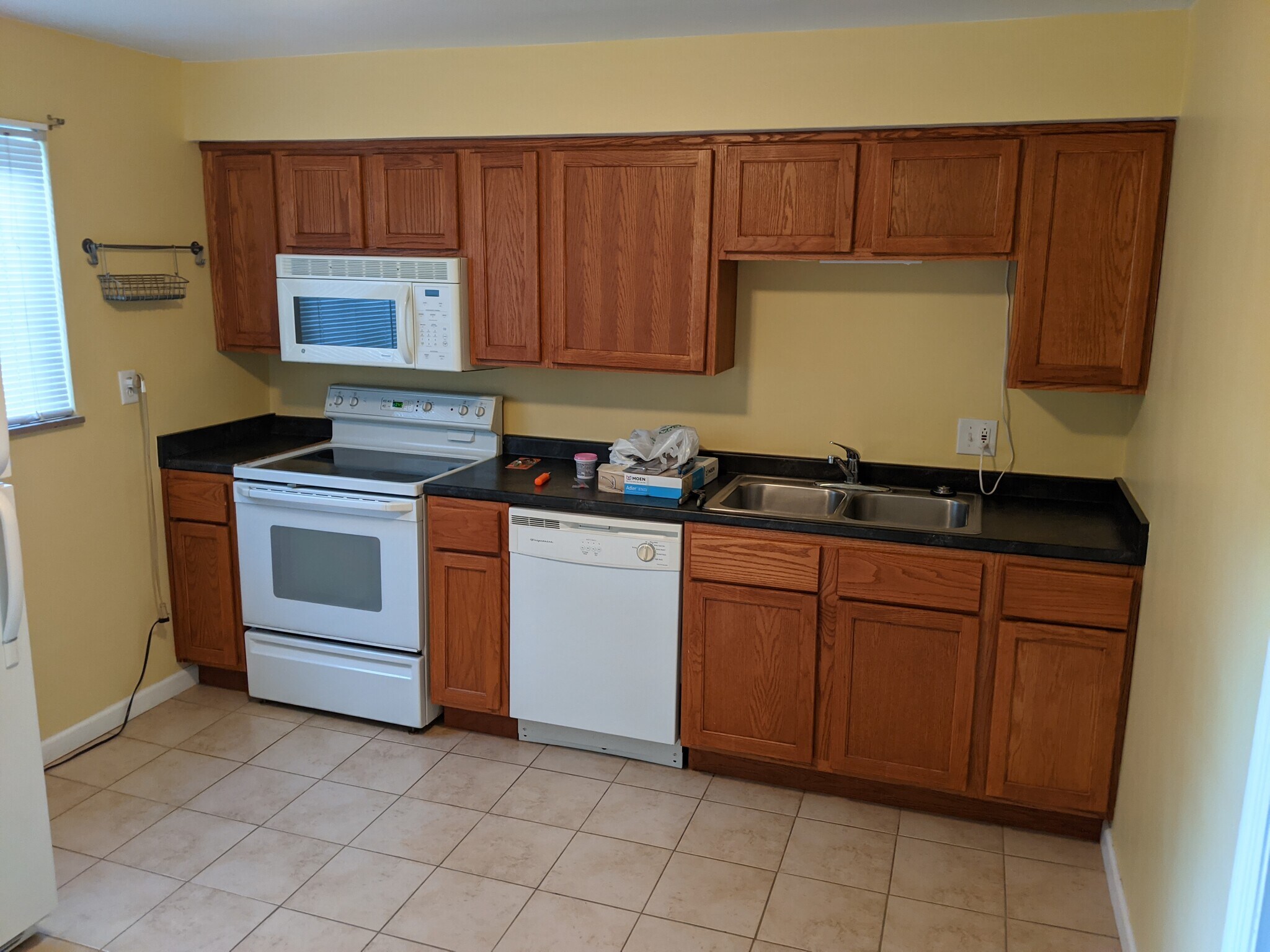 Building Photo - 3005 Fairway Dr