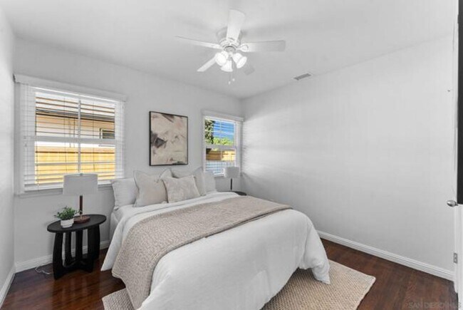 Building Photo - 8420-8424 Dallas St