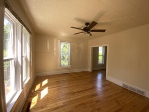Building Photo - 524 W Grand Ave