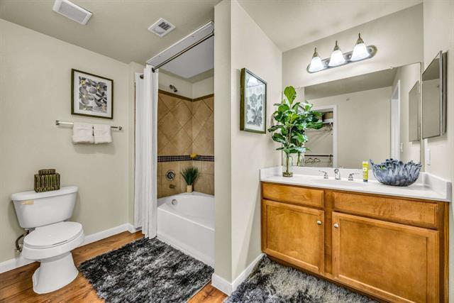 Building Photo - 625 E Stassney Ln