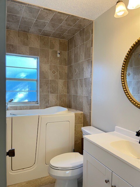 Building Photo - 1821 Oak St