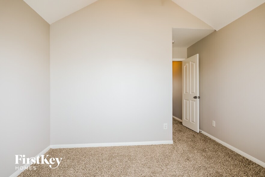 Building Photo - 10047 Arcadian Spgs Ln