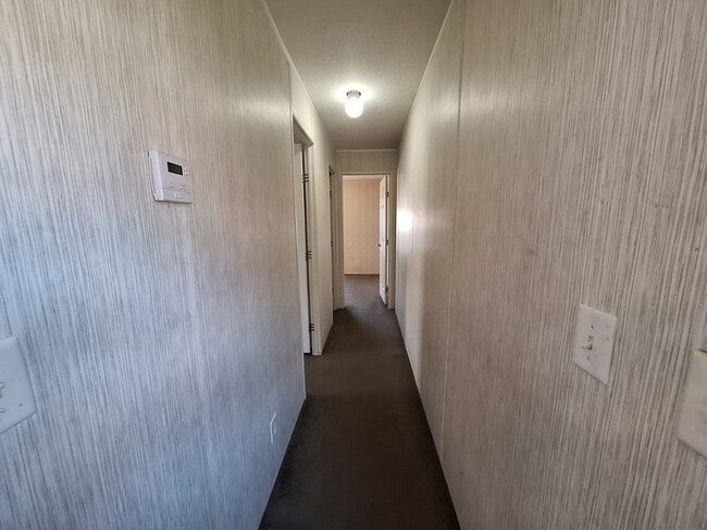 Building Photo - 1134 Kelly Dr