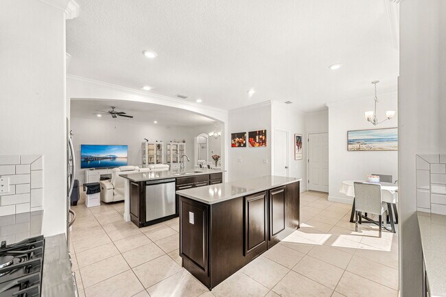 Building Photo - 6435 Montserrat Dr