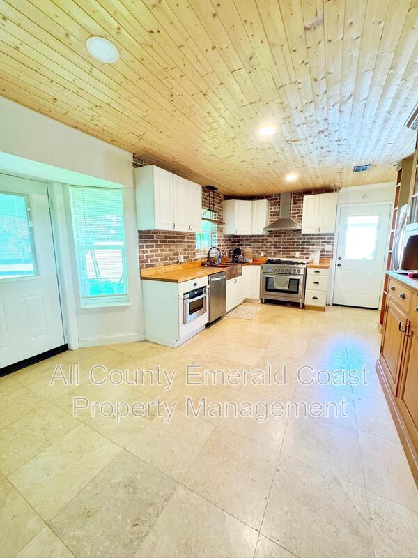 Building Photo - 4104 Indian Bayou N