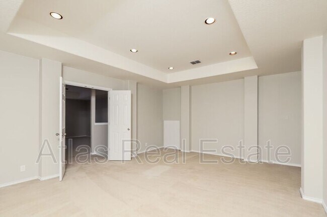 Building Photo - 132 Vista Del Rey