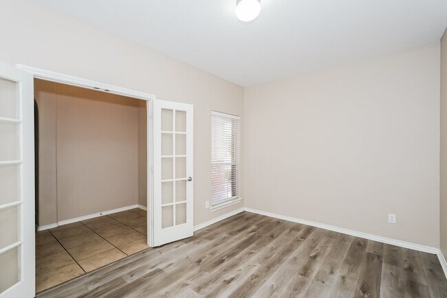 Building Photo - 6137 Kristen Dr