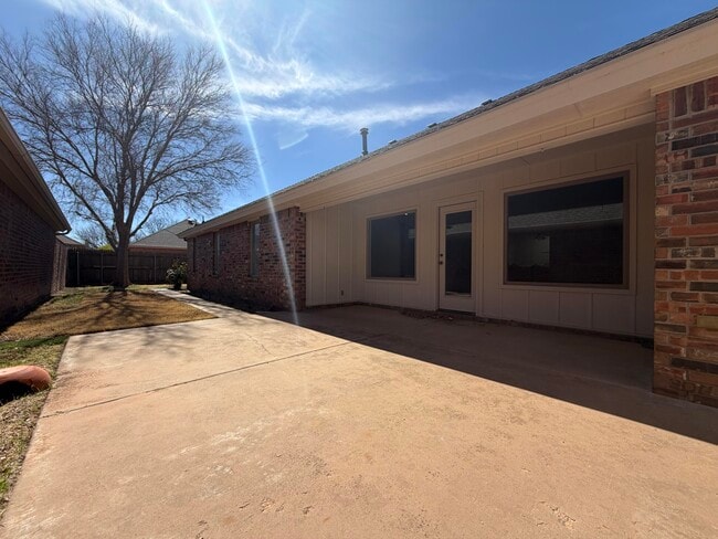 Building Photo - 4103 101st St