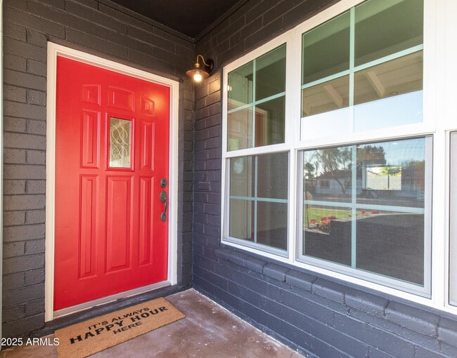 Building Photo - 2532 E Highland Ave