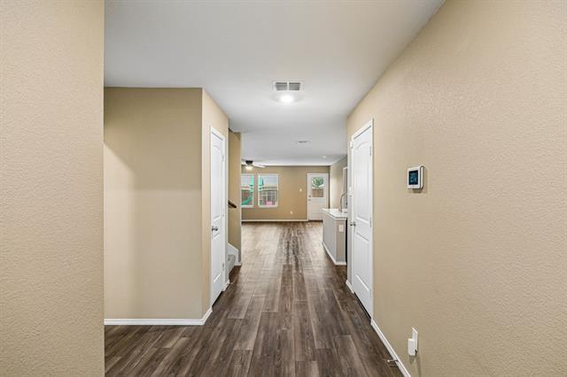 Building Photo - 1605 Fields View Dr