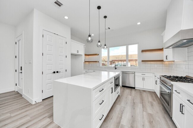 Building Photo - 1816 West St