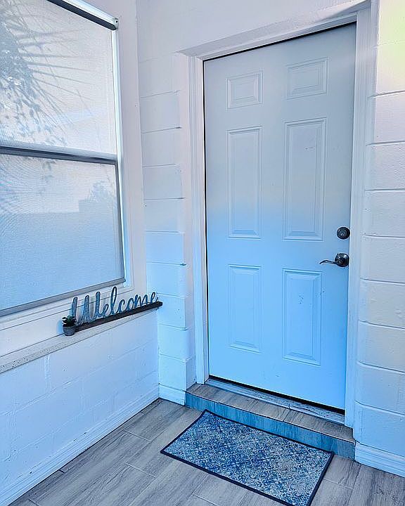 Building Photo - 1814 E Emma St