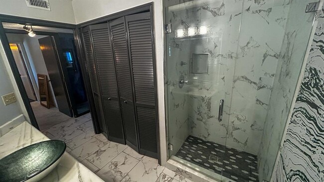 Building Photo - 1635 Royal Palm Dr S