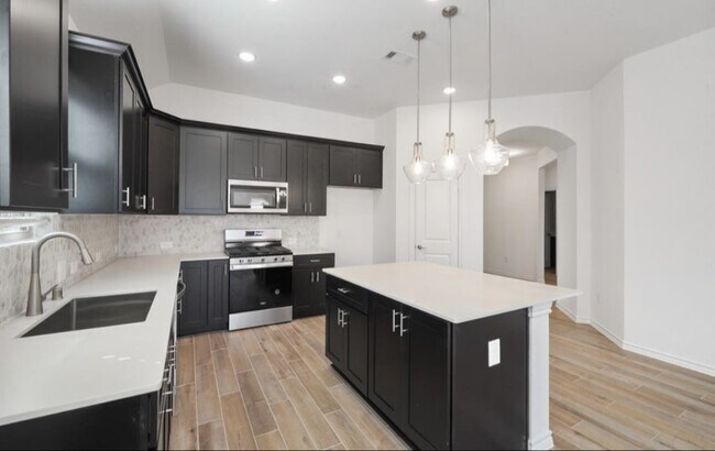 Building Photo - 1309 Tan Gable Ln