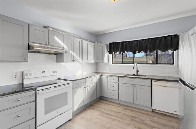 Building Photo - 403 Ferry St