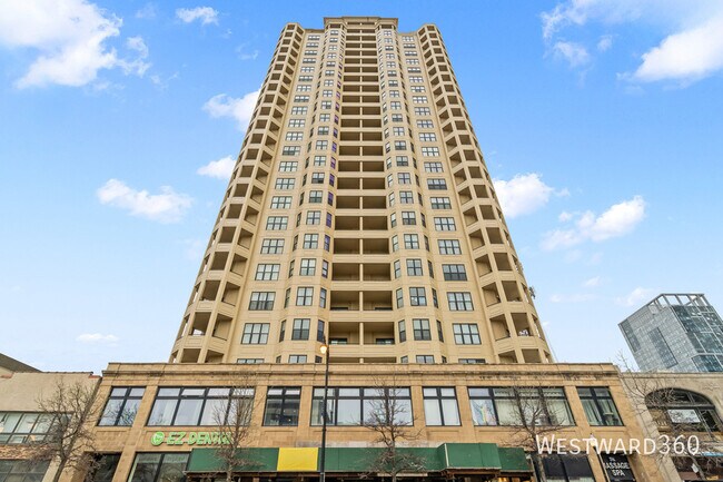 Primary Photo - 1464 S Michigan Ave