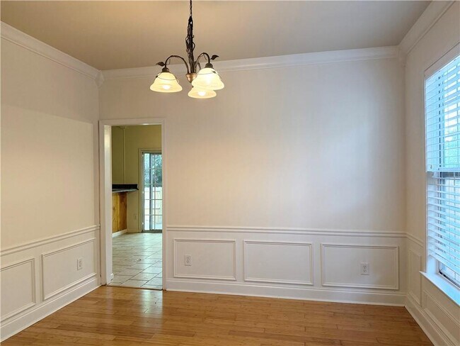 Building Photo - 6460 Whirlaway Dr
