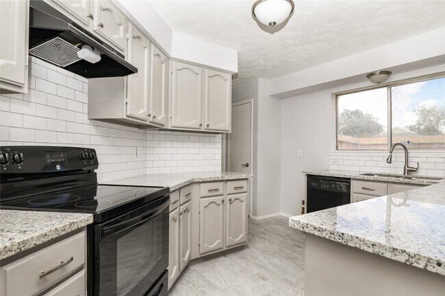 Building Photo - 2703 Heritage Colony Dr