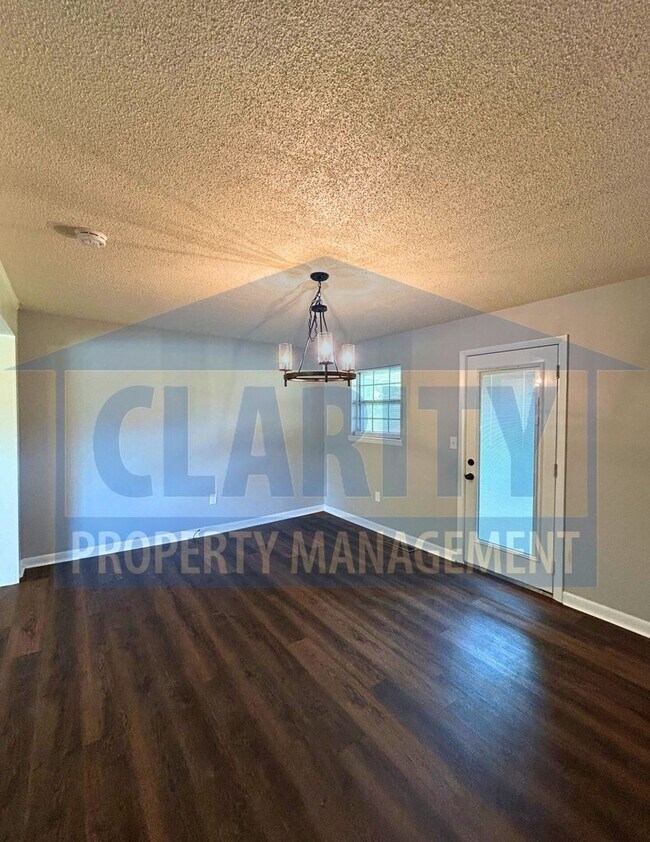 Building Photo - Three bedroom ranch-style home!