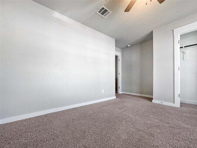 Building Photo - 179 Threshing Rd