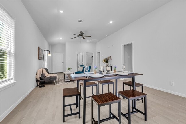 Building Photo - 25524 Prairie Clover Wy