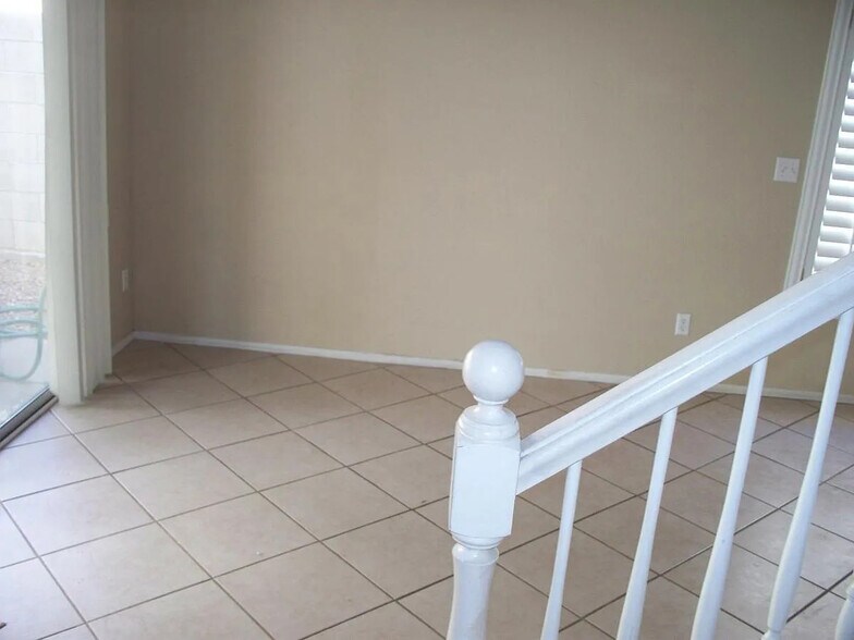 Dining - 3307 Cheltenham St