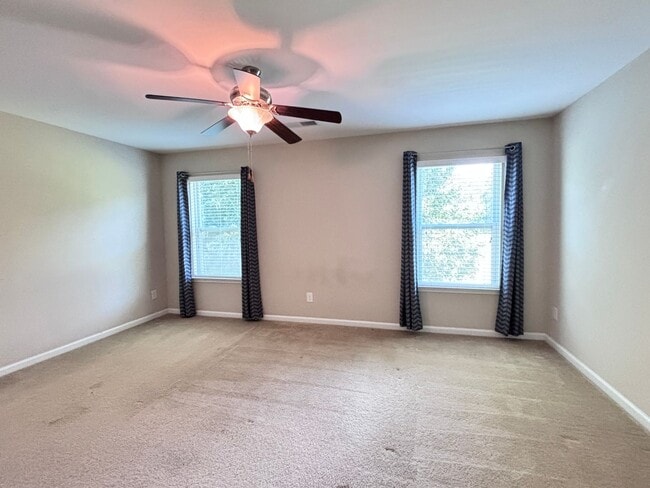 Building Photo - Modern 2-Bedroom Suite Home Near Hospitals...