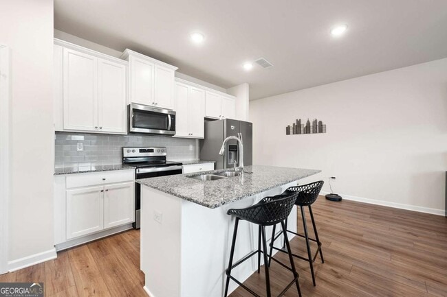 Building Photo - 6373 Rosetta Dr