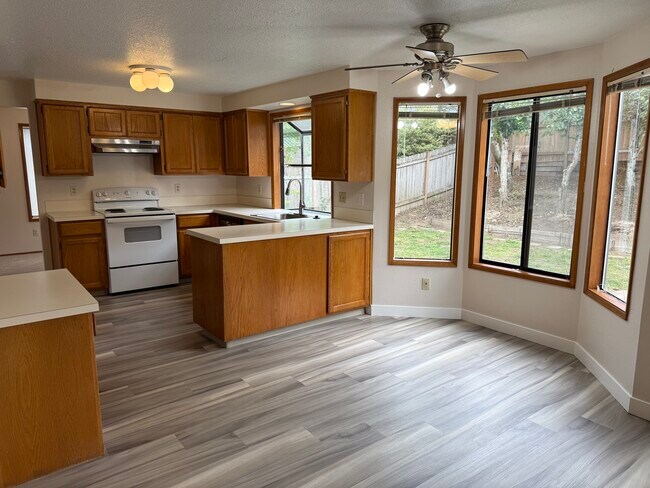 Building Photo - 7050 SW 174th Ave