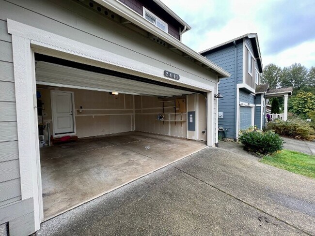 Building Photo - Tumwater 3 BD + Office Space - Move-In Special!