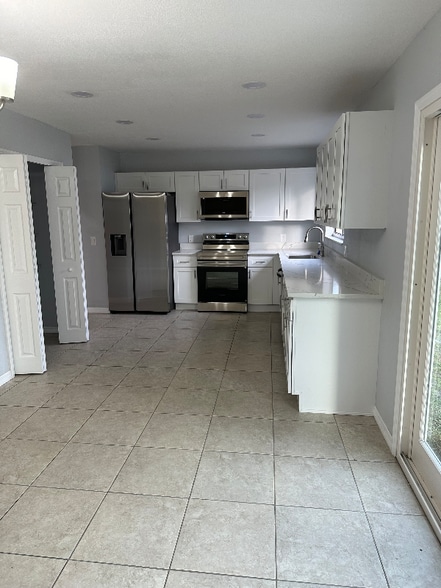 Building Photo - 1552 Baker St NE