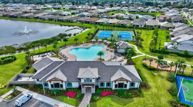 Building Photo - 4460 San Fratello Cir