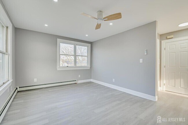 Building Photo - 36 2nd Ave