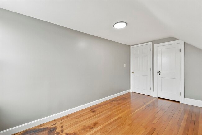 Building Photo - 515 Winthrop St