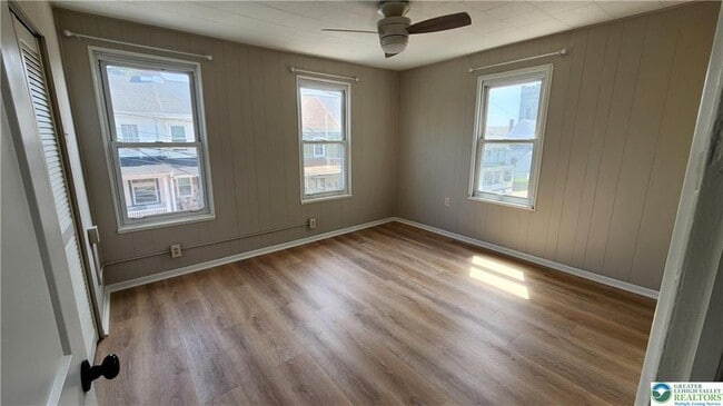 Building Photo - 324 Walnut St