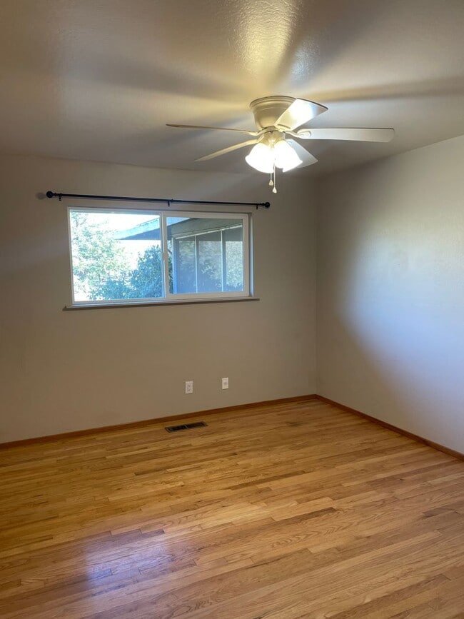 Building Photo - Incredible 3bd/2ba house surrounded by working orchards! Available now!