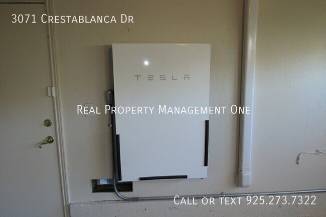 Building Photo - 3071 Crestablanca Dr
