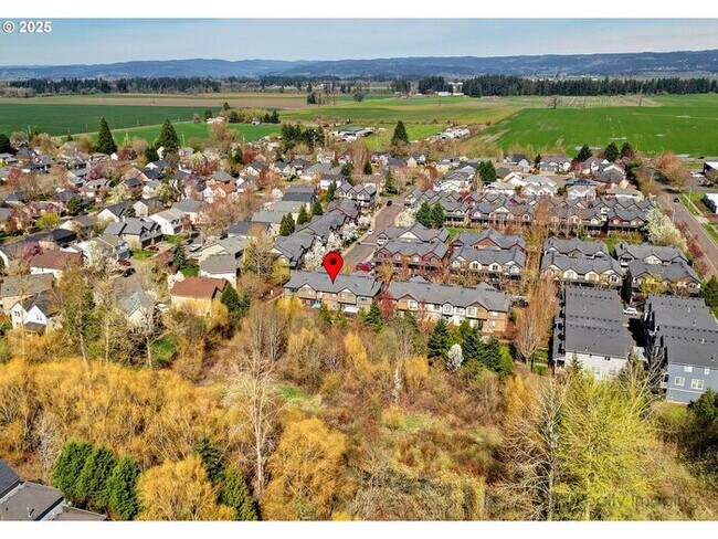 Building Photo - Evergreen Park Townhouse