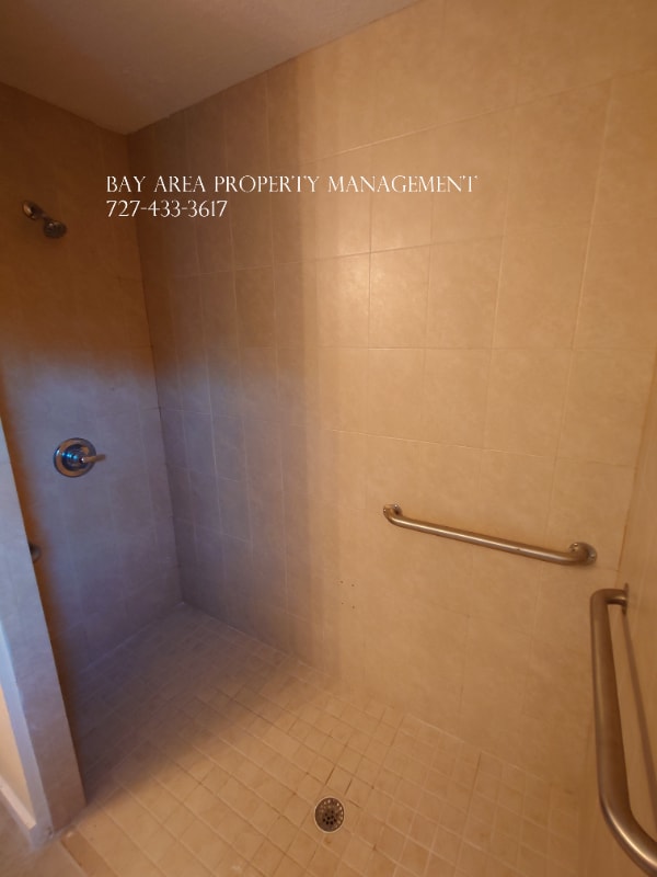 Building Photo - 917 Jensen Ave