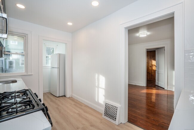 Building Photo - 57 Washington Cir