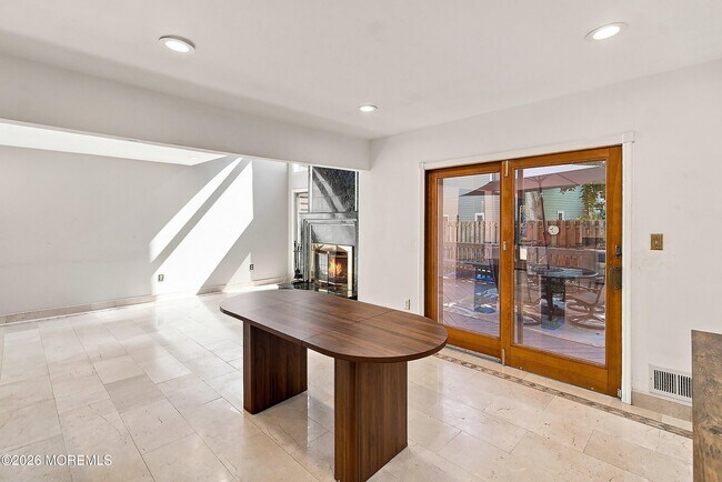 Building Photo - 137 Marina Bay Ct