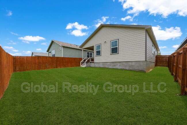Building Photo - 13015 Red Elks Lks