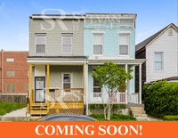 Building Photo - Immerse yourself in comfort and convenience