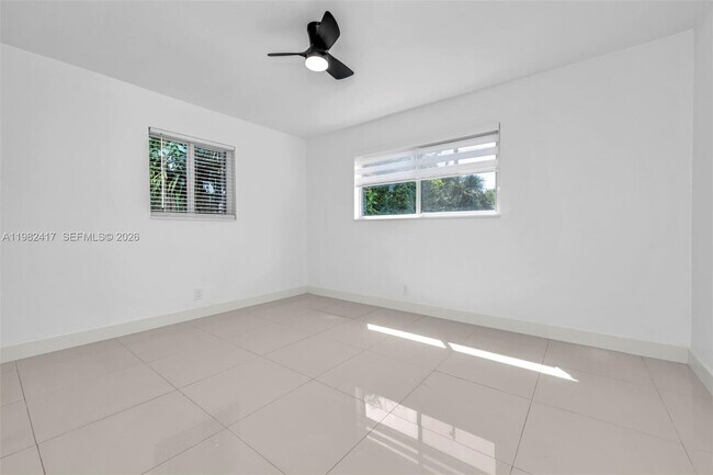 Building Photo - 104 SW 7th St