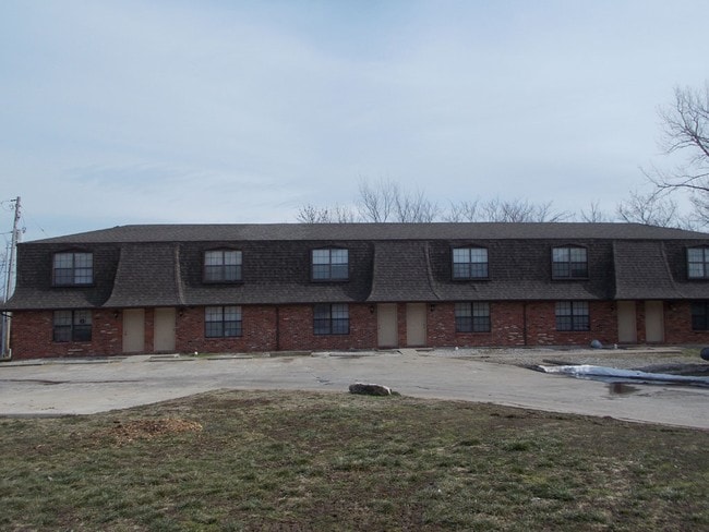 Primary Photo - Cliffview Townhomes