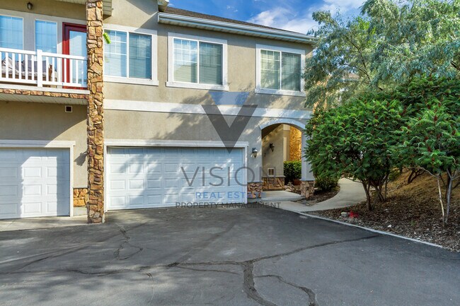 Primary Photo - 1077 Canyon Meadow Dr