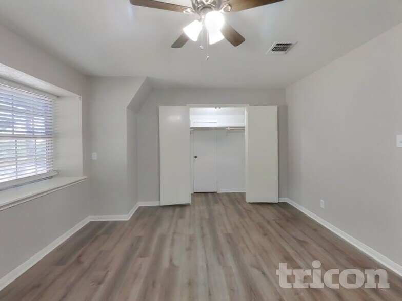 Building Photo - 5523 Foresthaven Dr